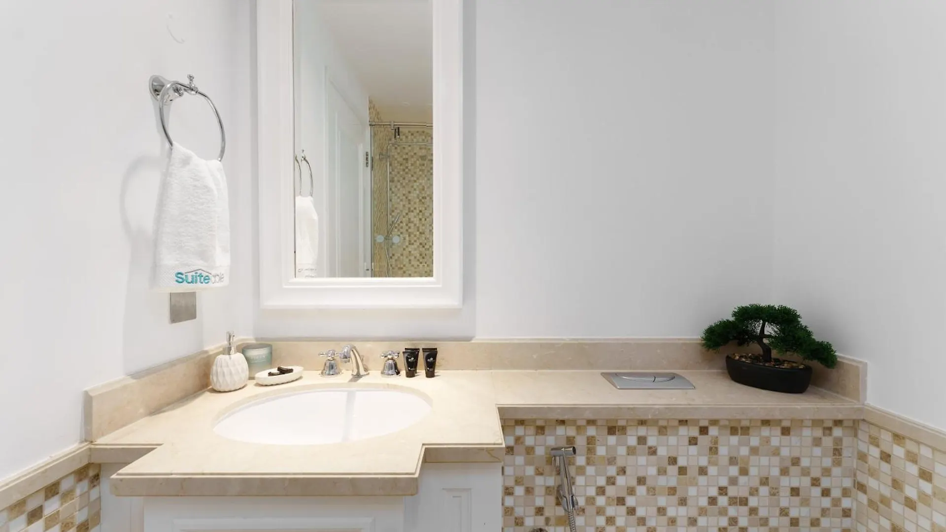 Green Living Chic 1 Bedroom Apartment Dubai 0*,