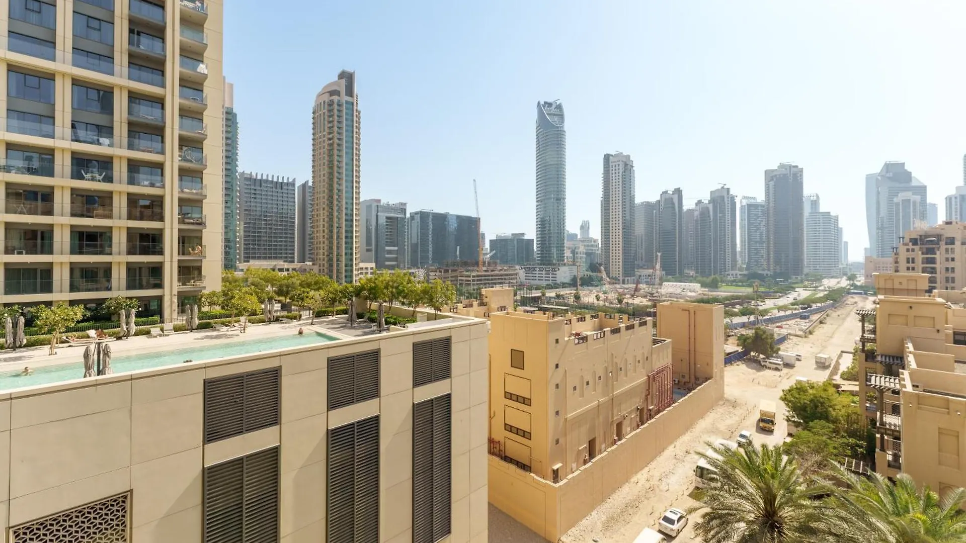 Green Living Chic 1 Bedroom Apartment Dubai