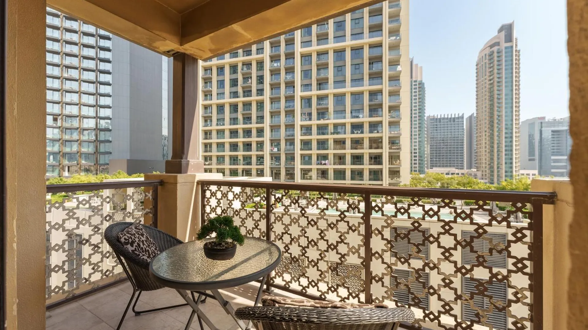 Green Living Chic 1 Bedroom Apartment Dubai