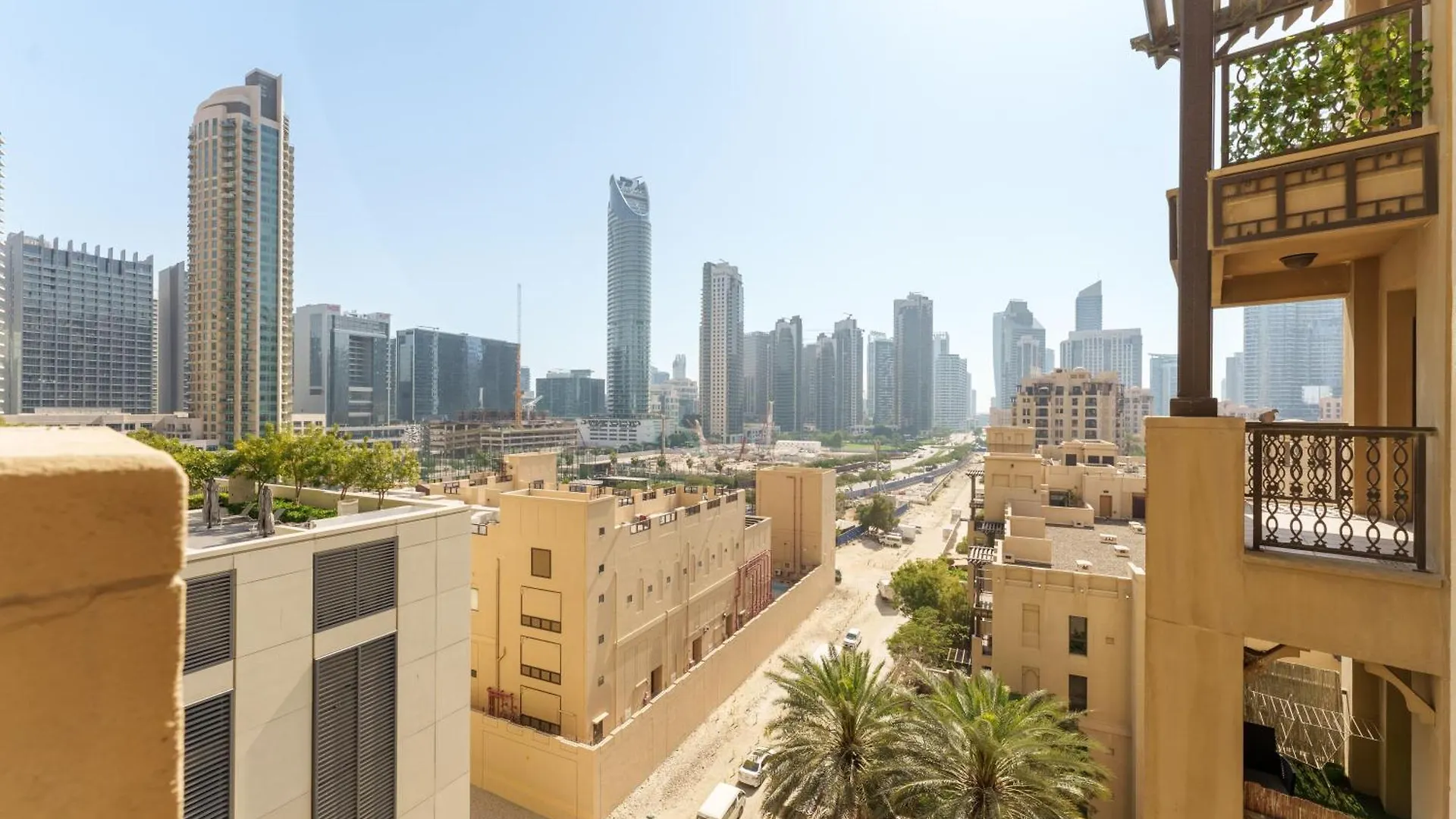Green Living Chic 1 Bedroom Apartment Dubai